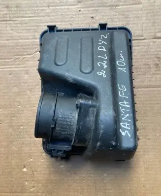Hyundai Santa Fe Air filter box cover 281112P300