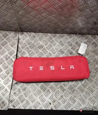 Tesla Model 3 First aid kit 147507600c