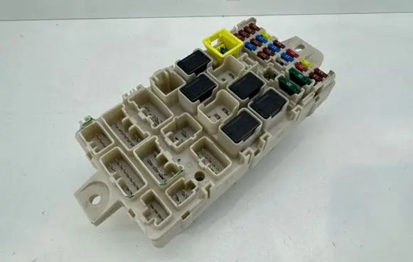 Mitsubishi Space Star Fuse module 8637C706