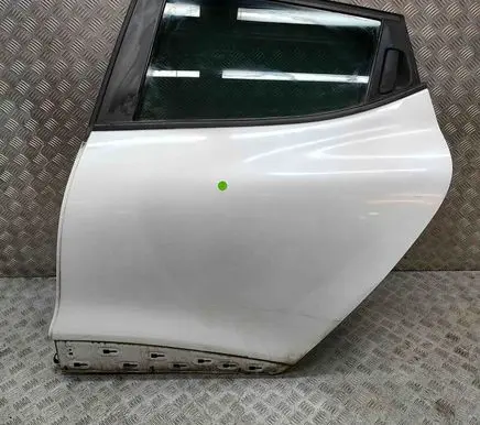 Renault Clio IV Rear door 821016892R