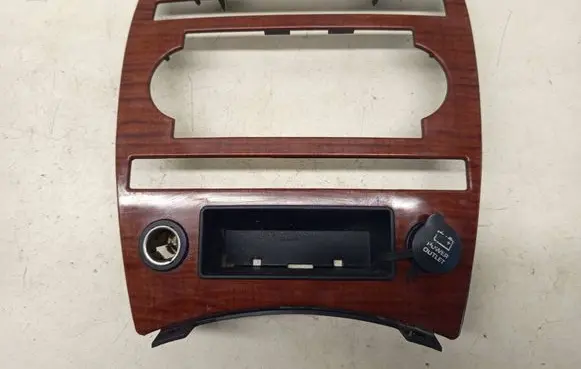 Jeep Grand Cherokee (WK) Dashboard center trim panel X35008103