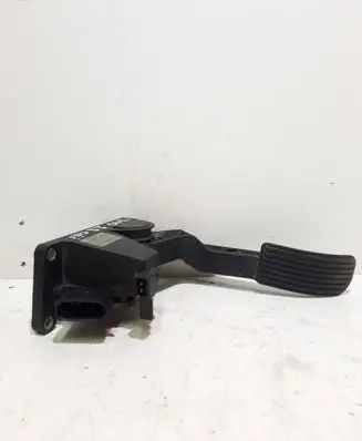 Mercedes-Benz Vito Viano W638 Accelerator throttle pedal A9013000504 0281002337 082300537