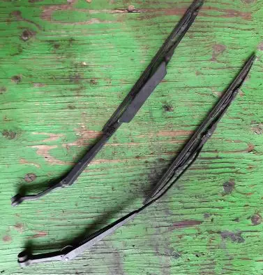 Mazda 323 F Front wiper blade arm