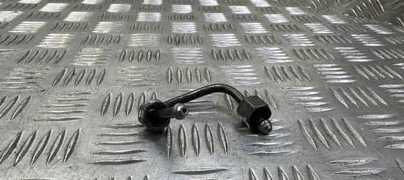 Fuel injector supply line/pipe