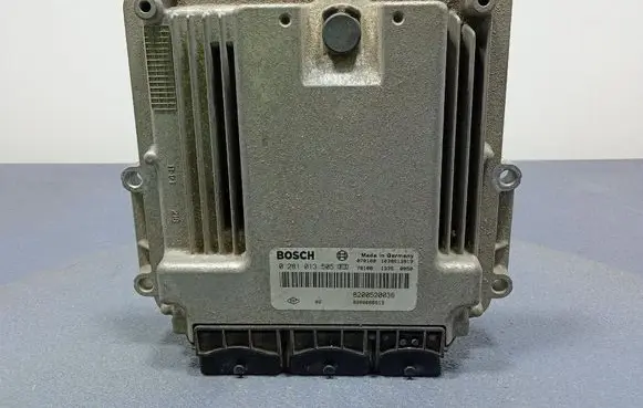 Renault Laguna III Engine control unit/module ECU 8200520036