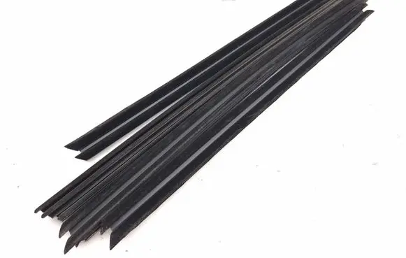 Jeep Cherokee Rubber seal rear door window/glass 