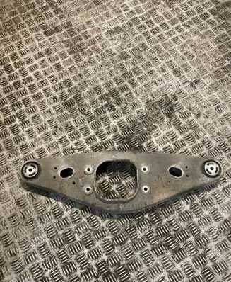 Mercedes-Benz CLS C219 Rear differential/diff mount bracket 2303521806 A2303521806