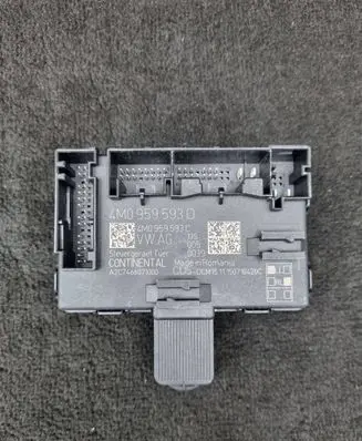 Audi Q7 4M Door control unit/module 4M0959593D 4M0959593C