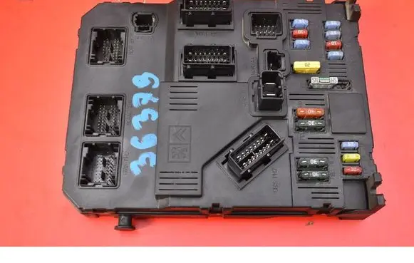 Peugeot 206 CC Fuse box set 9653667580