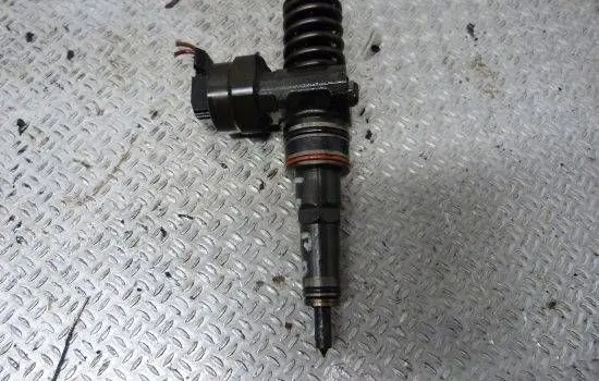 Volkswagen Lupo Fuel injector 045130073P