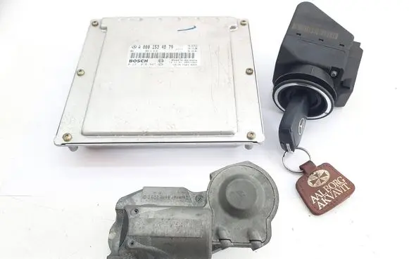 Mercedes-Benz E W210 Engine ECU kit and lock set A0001534879 2105450208