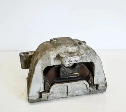 Audi A3 S3 8L Engine mount bracket 1J0199262BE