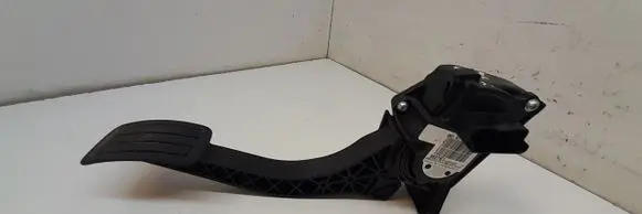Peugeot 5008 II Accelerator throttle pedal 9836042080