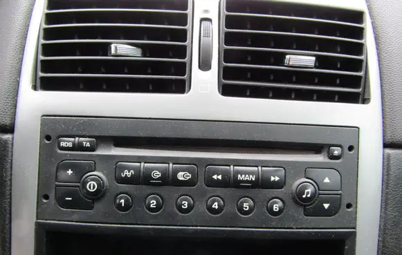 Peugeot 307 CC HiFi Audio sound control unit 
