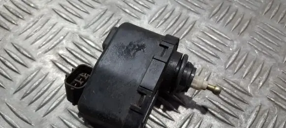 Headlight level adjustment motor