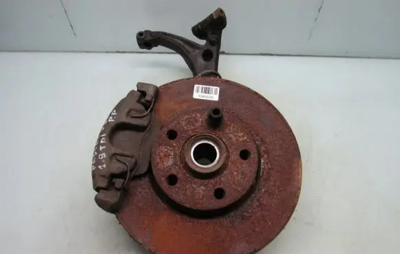 Volkswagen PASSAT B5 Front wheel hub spindle knuckle 8D0407257T