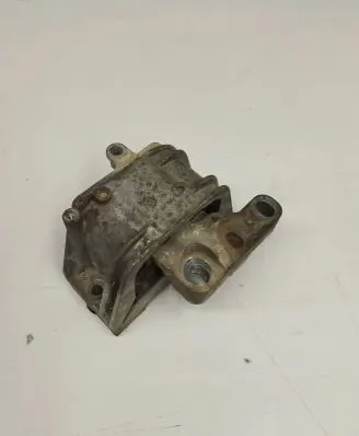 Audi A3 S3 A3 Sportback 8P Engine mount bracket 1K0199262