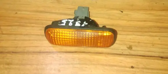 Honda Accord Front fender indicator light