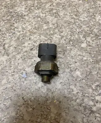 Toyota Avensis T220 Air conditioning (A/C) pressure sensor 4990007141