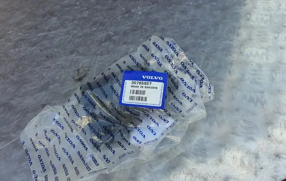 Volvo XC70 Front parking sensor holder (PDC) 30765927