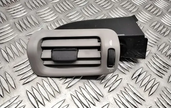 Volvo V70 Rear air vent grill 06E5365 06E5366