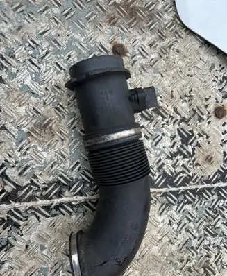 BMW 7 E65 E66 Mass air flow meter 7501554 0280218077