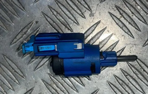 Clutch pedal sensor