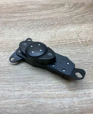 Mercedes-Benz E W211 Wing mirror switch 2118215379 03211025