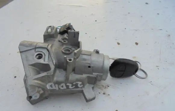 Mitsubishi Outlander Ignition lock