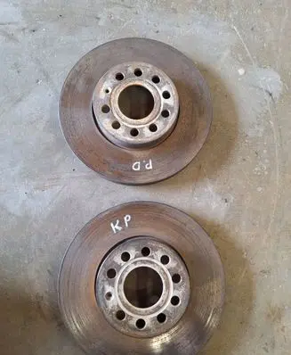 Volkswagen Touran I Front brake disc