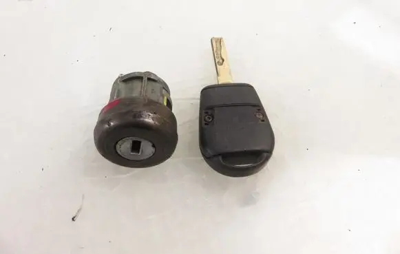 BMW 3 E46 Ignition lock 1094686