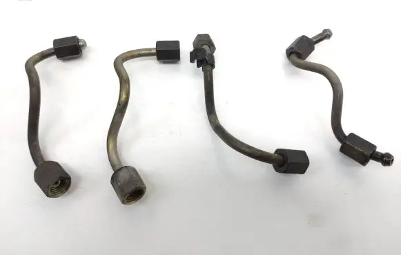Hyundai Tucson JM Fuel injector supply line/pipe 