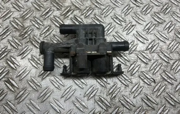 BMW 6 F06 Gran coupe Coolant heater control valve 9119164