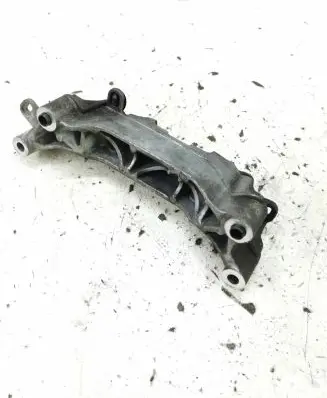 Peugeot 208 Engine mounting bracket 9674960380