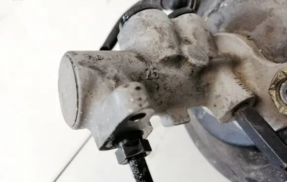 Master brake cylinder