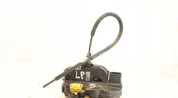 Opel Insignia A Front door lock