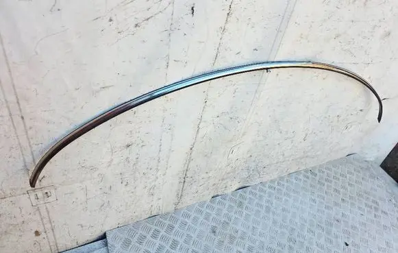 Mini Cooper Countryman R60 Engine hood trim