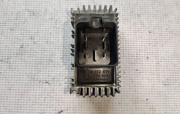 Glow plug pre-heat relay