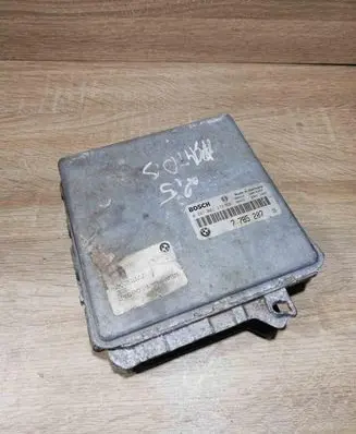 BMW 5 E39 Engine control unit/module ECU 7785207 0281001373