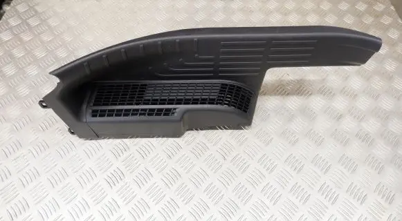Toyota Highlander XU70 Rear sill trim cover 679180E100