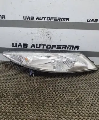 Nissan Juke I F15 Headlight/headlamp