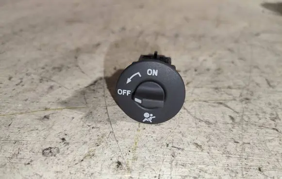 Renault Megane II Passenger airbag on/off switch 8200169589b