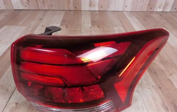 Mitsubishi Outlander Rear/tail lights 8330A998 8330B174
