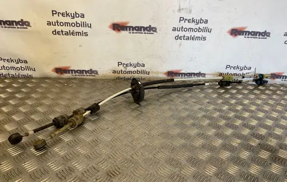 Opel Astra J Gear shift cable linkage 55563703