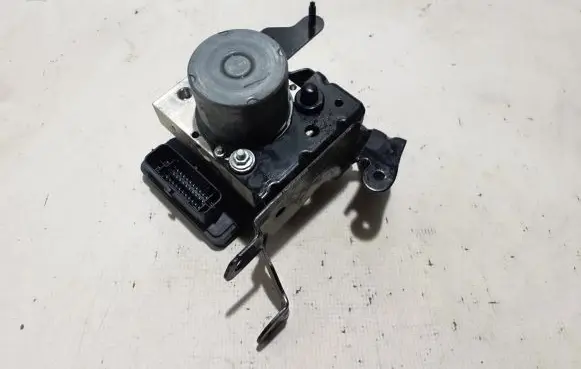 Renault Master III ABS Pump 476603851R
