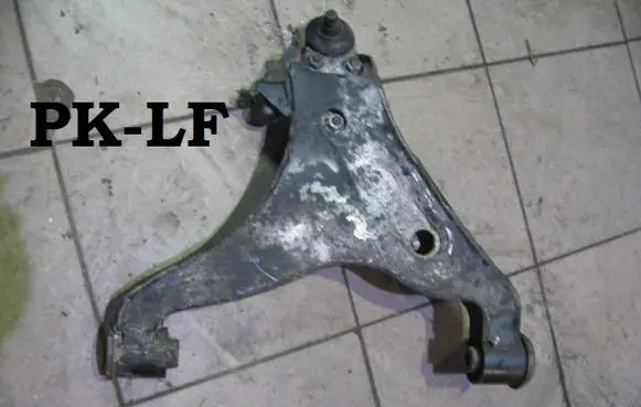 Mitsubishi Pajero Sport I Front lower control arm/wishbone MR296093