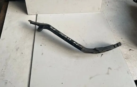 Opel Meriva A Bumper support mounting bracket corner 93330081 46029937
