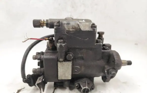 Volvo S80 Fuel injection high pressure pump 074130110A 04B0415990