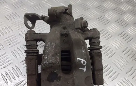 Opel Astra H Rear brake caliper
