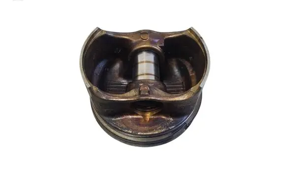 Volkswagen Golf V Piston 0000
